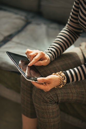 woman-ipad.jpg